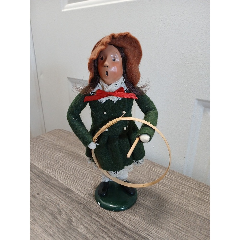 Byers' Choice Ltd The‎ Carolers Girl With Hoop 1990 Figure 9.5 Inches Christmas